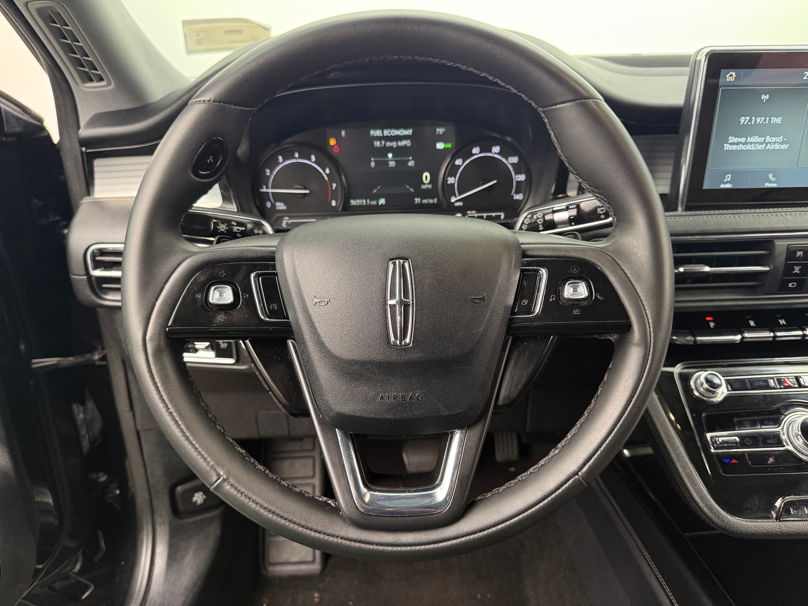 Thumbnail: 2022 Lincoln Corsair - 4