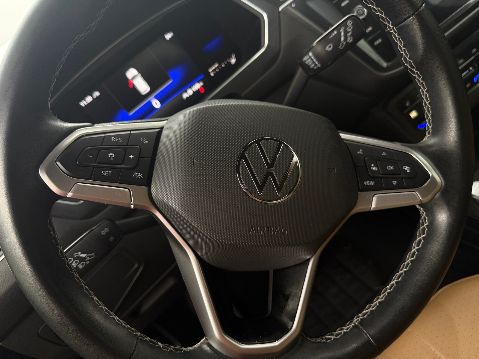 Thumbnail: 2022 Volkswagen Tiguan - 4