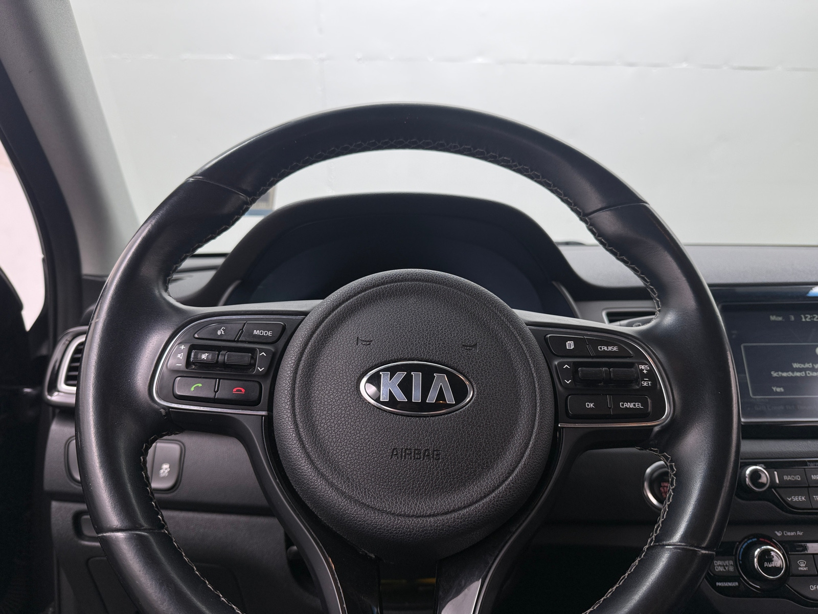 Thumbnail: 2018 Kia Niro - 4