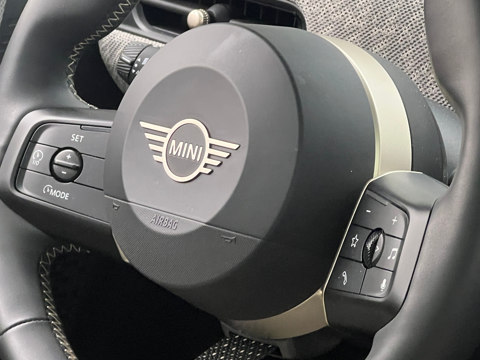 Thumbnail: 2025 MINI Cooper Hardtop - 4