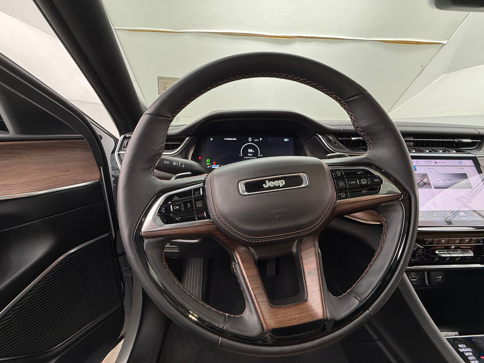 Thumbnail: 2025 Jeep Grand Cherokee - 4