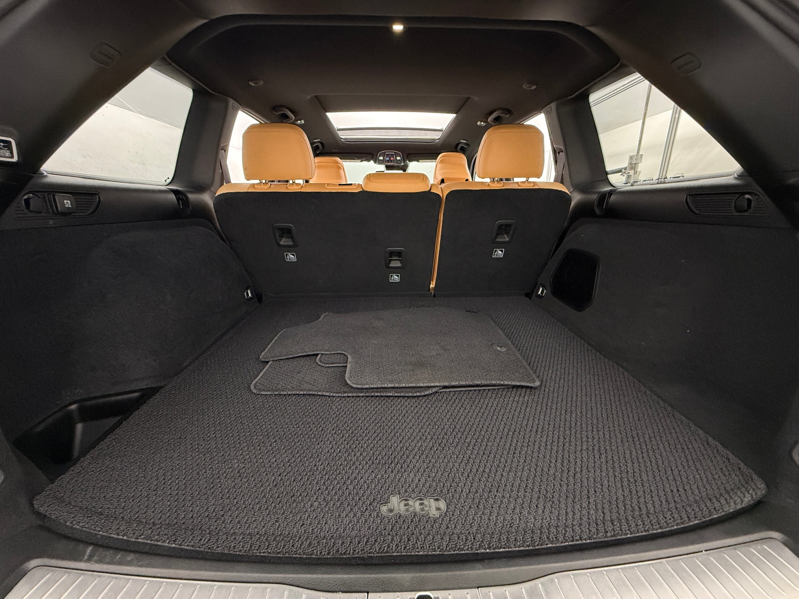 Thumbnail: 2025 Jeep Grand Cherokee - 6