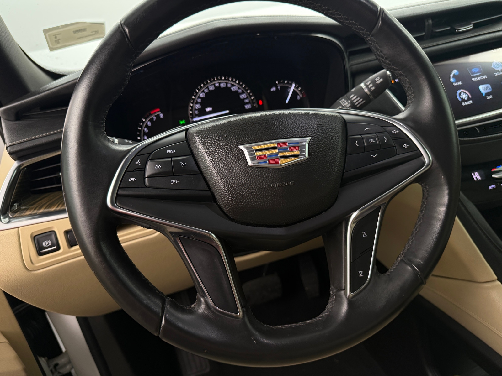 Thumbnail: 2017 Cadillac XT5 - 4