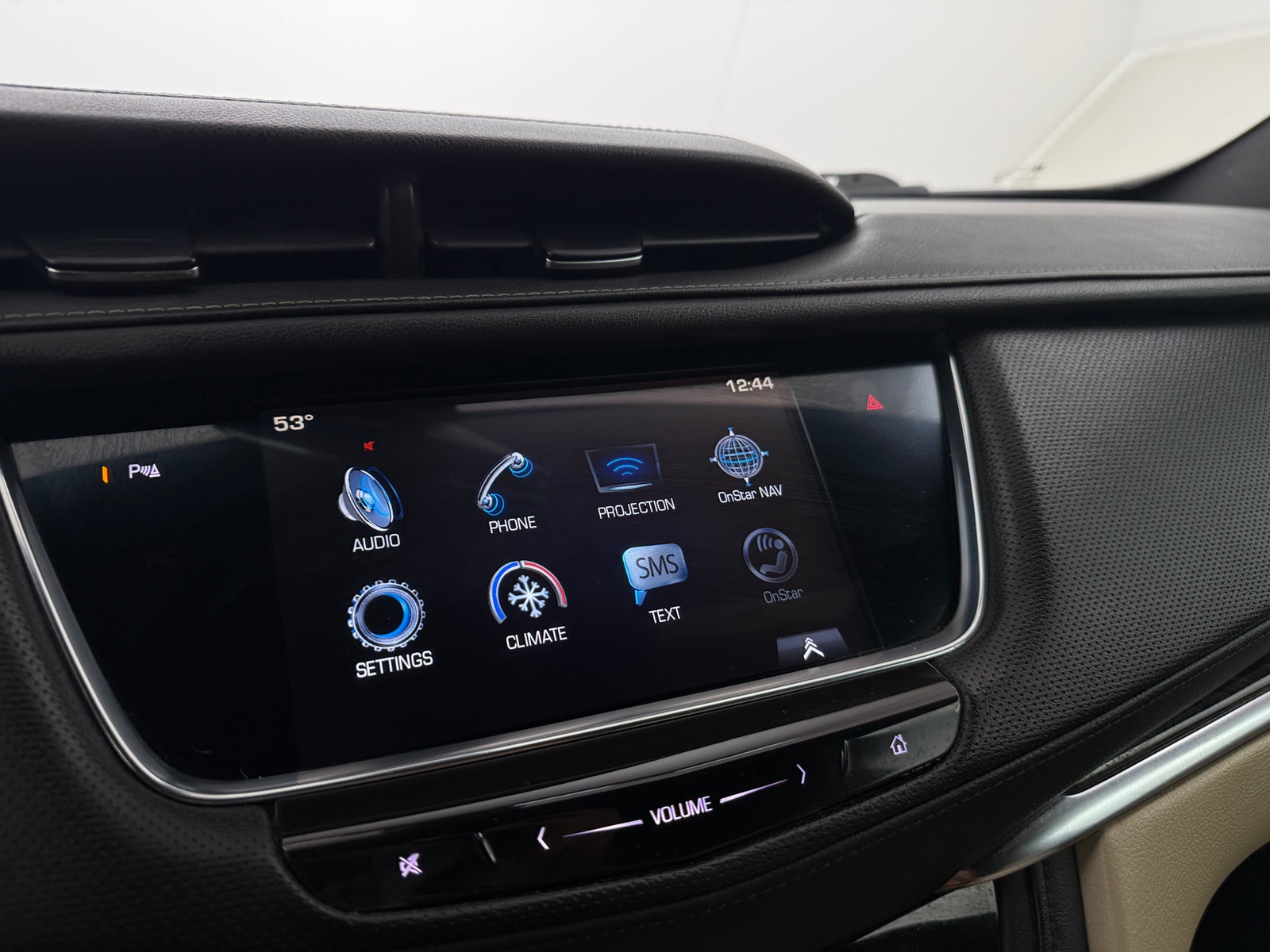 Thumbnail: 2017 Cadillac XT5 - 3