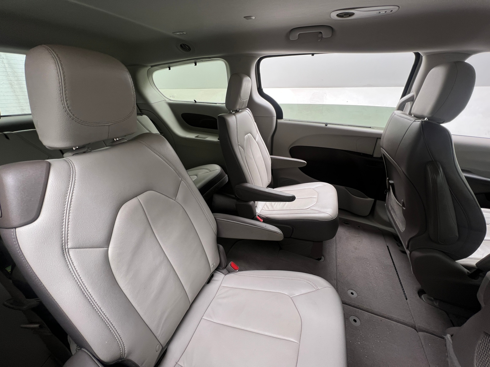 Thumbnail: 2017 Chrysler Pacifica - 5