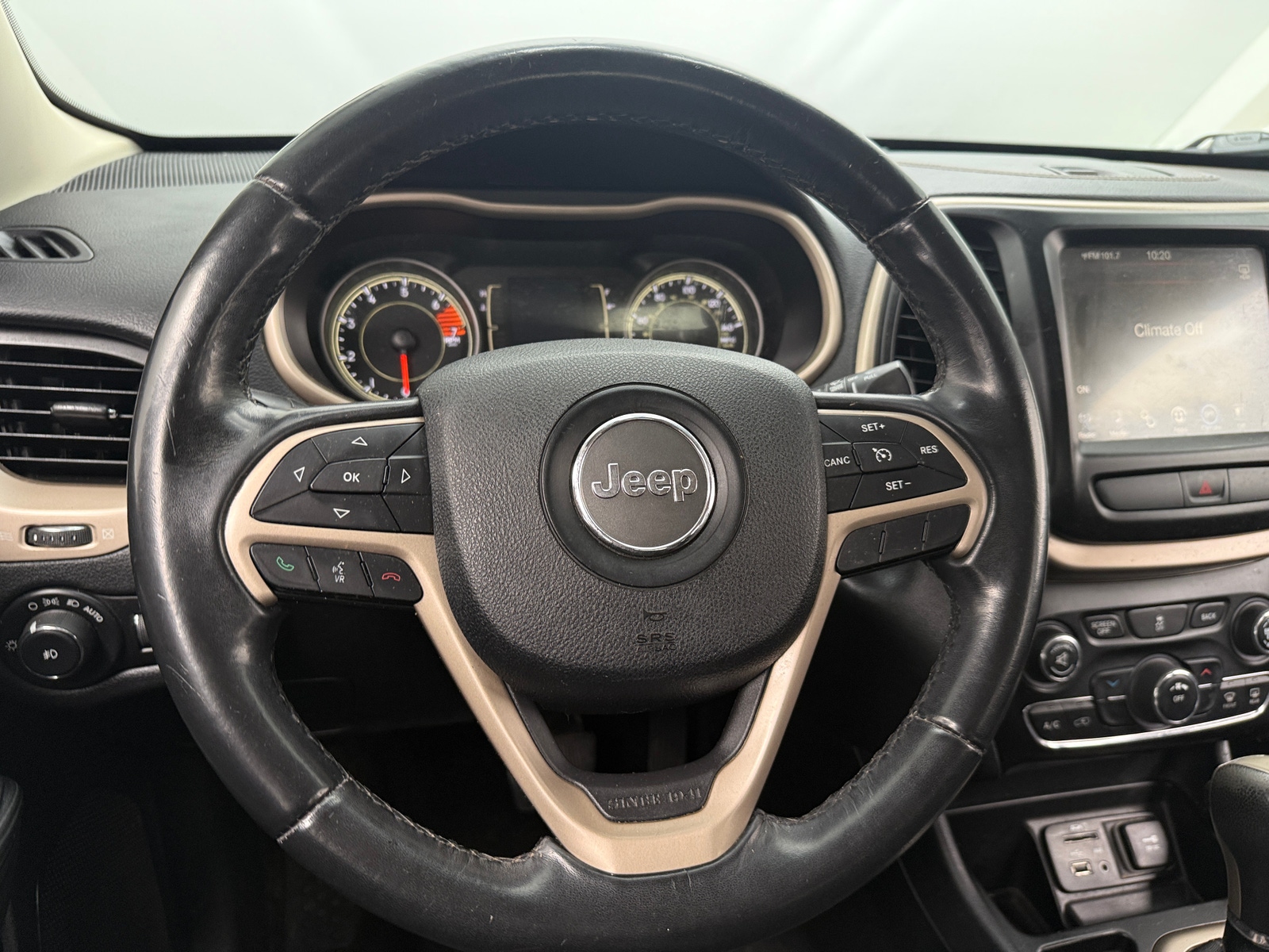 Thumbnail: 2016 Jeep Cherokee - 5