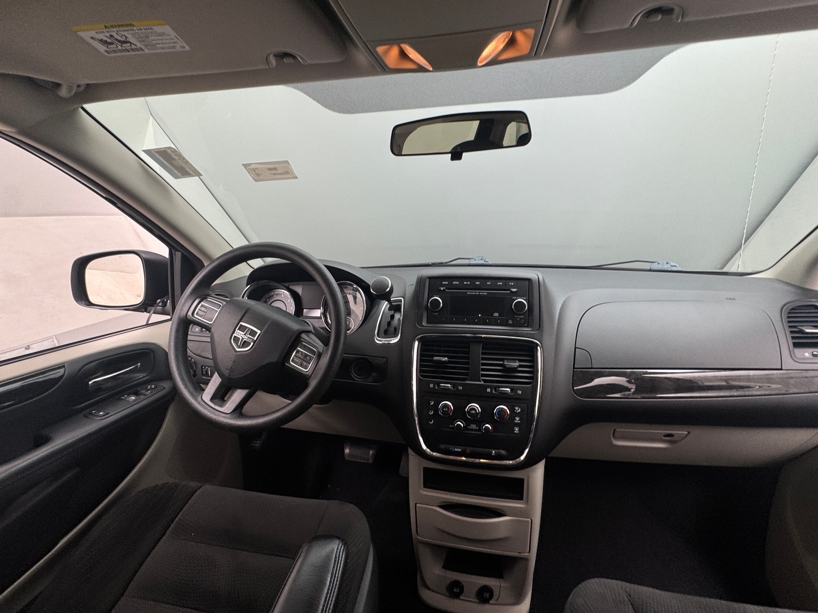 Thumbnail: 2017 Dodge Grand Caravan - 3