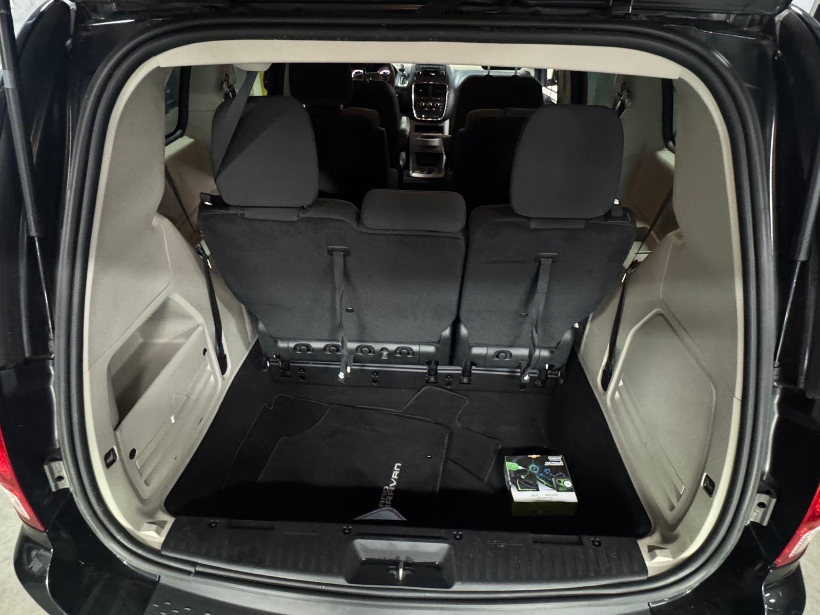 Thumbnail: 2017 Dodge Grand Caravan - 7