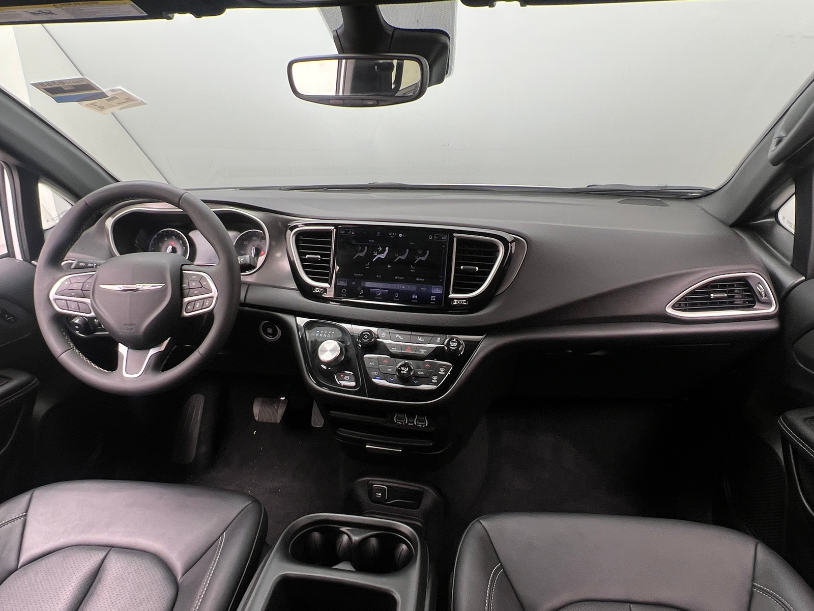 Thumbnail: 2025 Chrysler Pacifica - 2