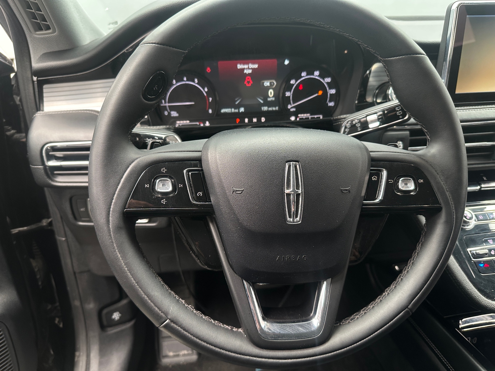 Thumbnail: 2022 Lincoln Corsair - 4