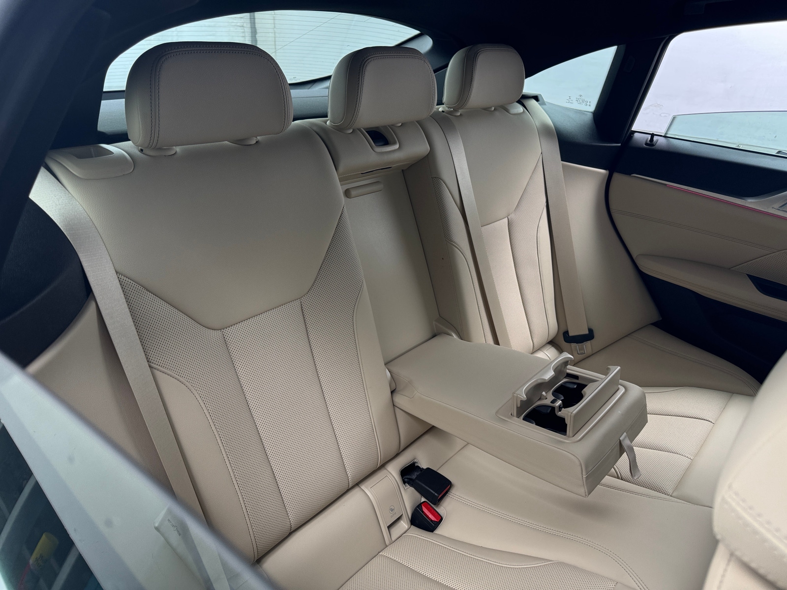 Thumbnail: 2022 BMW i4 - 5