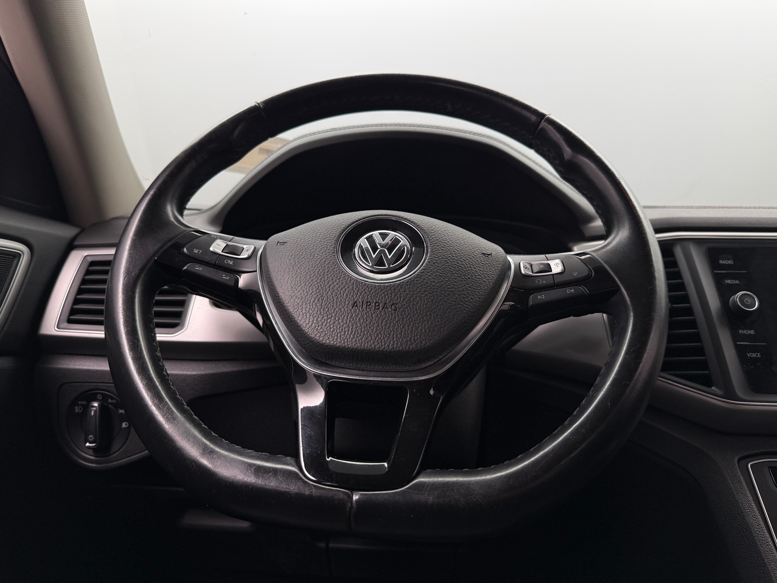 Thumbnail: 2018 Volkswagen Atlas - 4