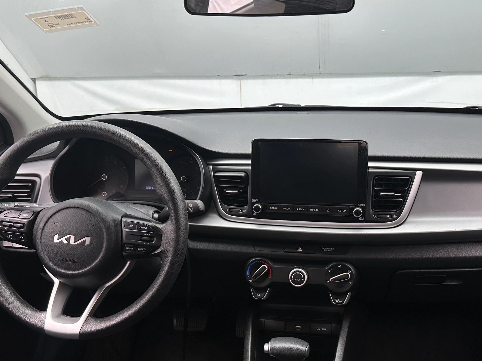 Thumbnail: 2023 Kia Rio - 3