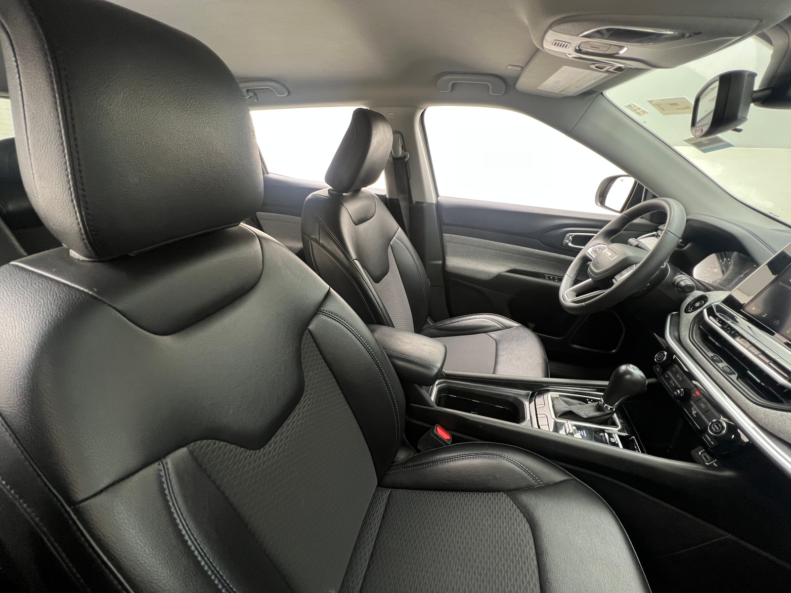 Thumbnail: 2022 Jeep Compass - 2