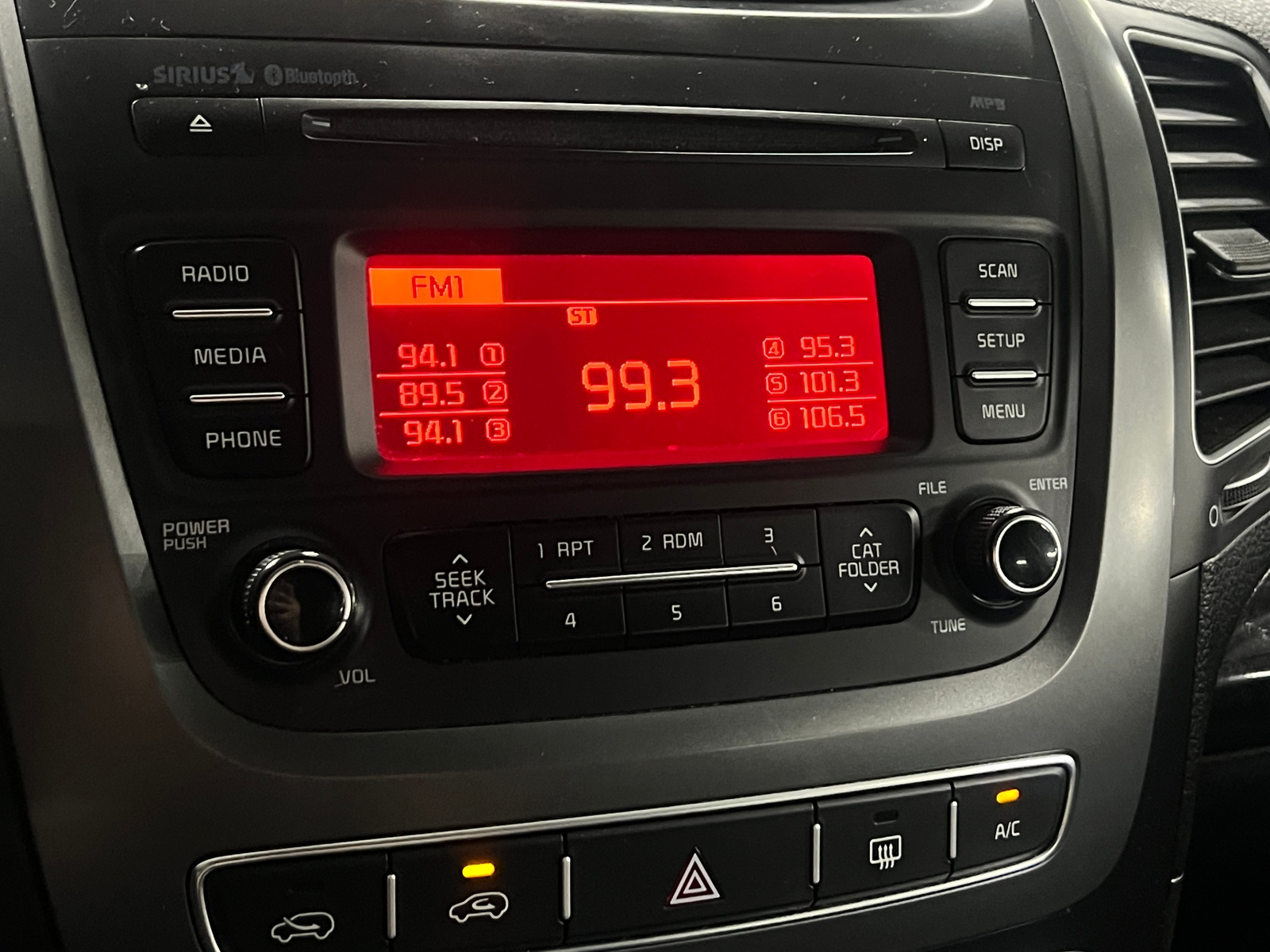 Thumbnail: 2014 Kia Sorento - 4