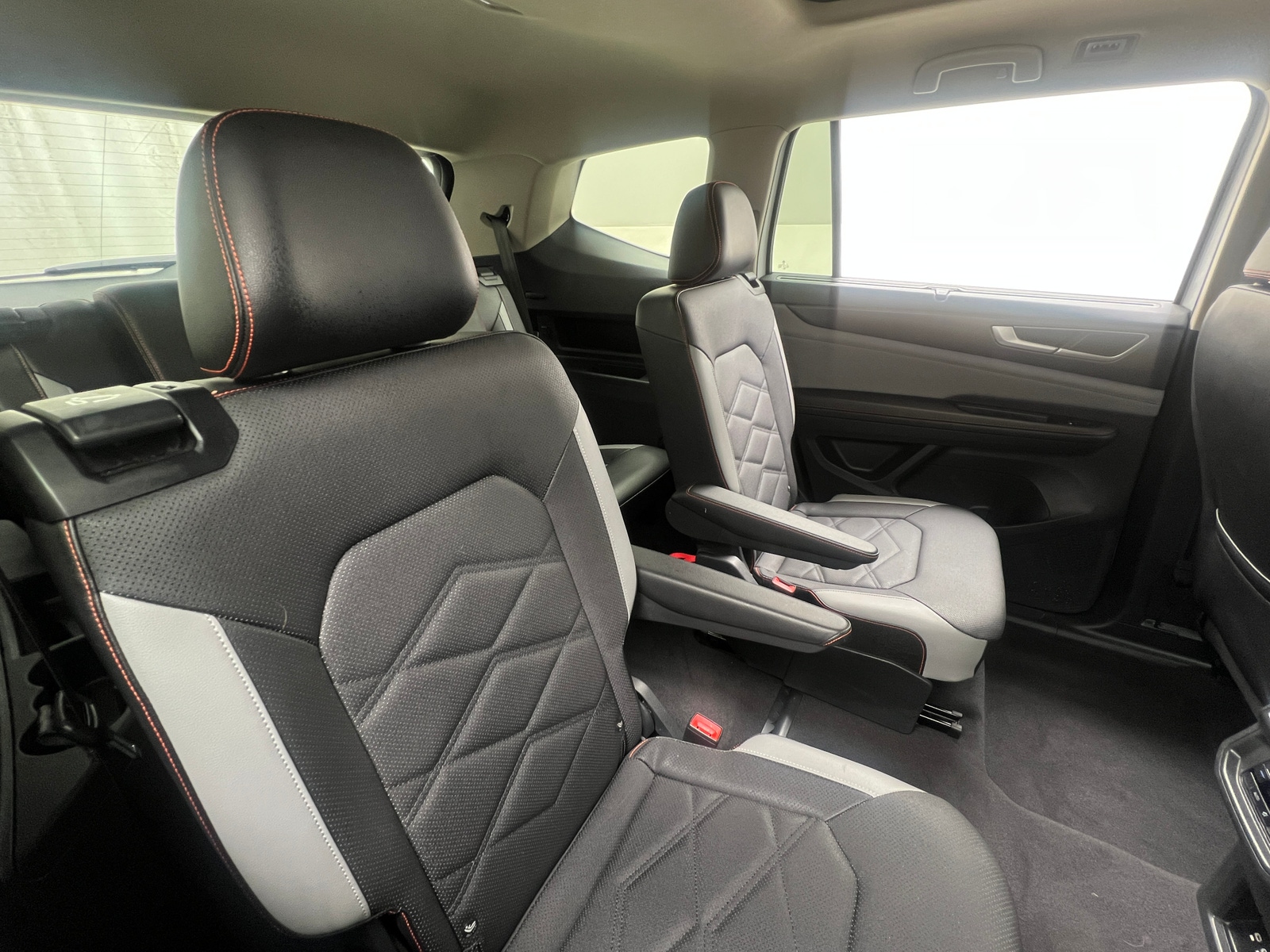 Thumbnail: 2024 Volkswagen Atlas - 5