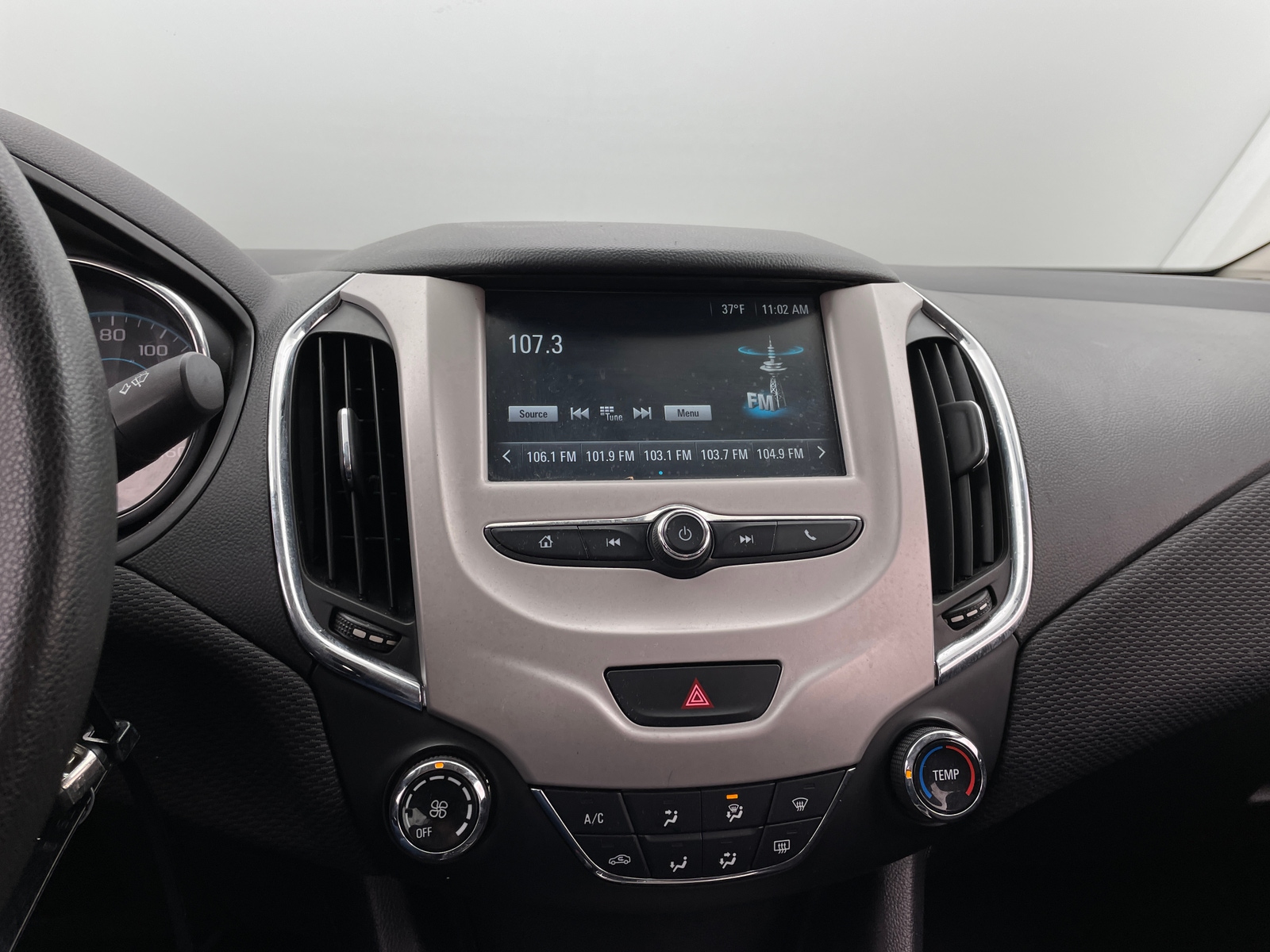 Thumbnail: 2017 Chevrolet Cruze - 4