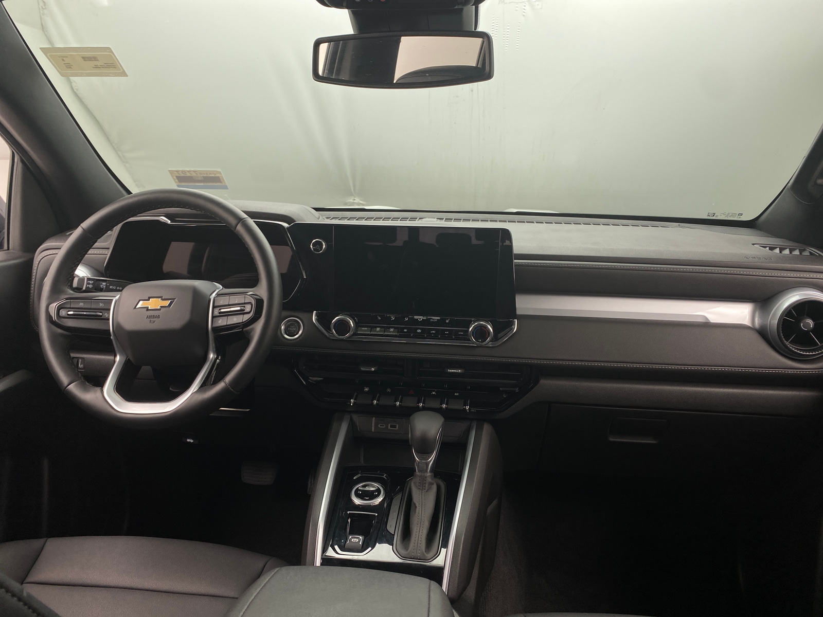 Thumbnail: 2024 Chevrolet Colorado - 3