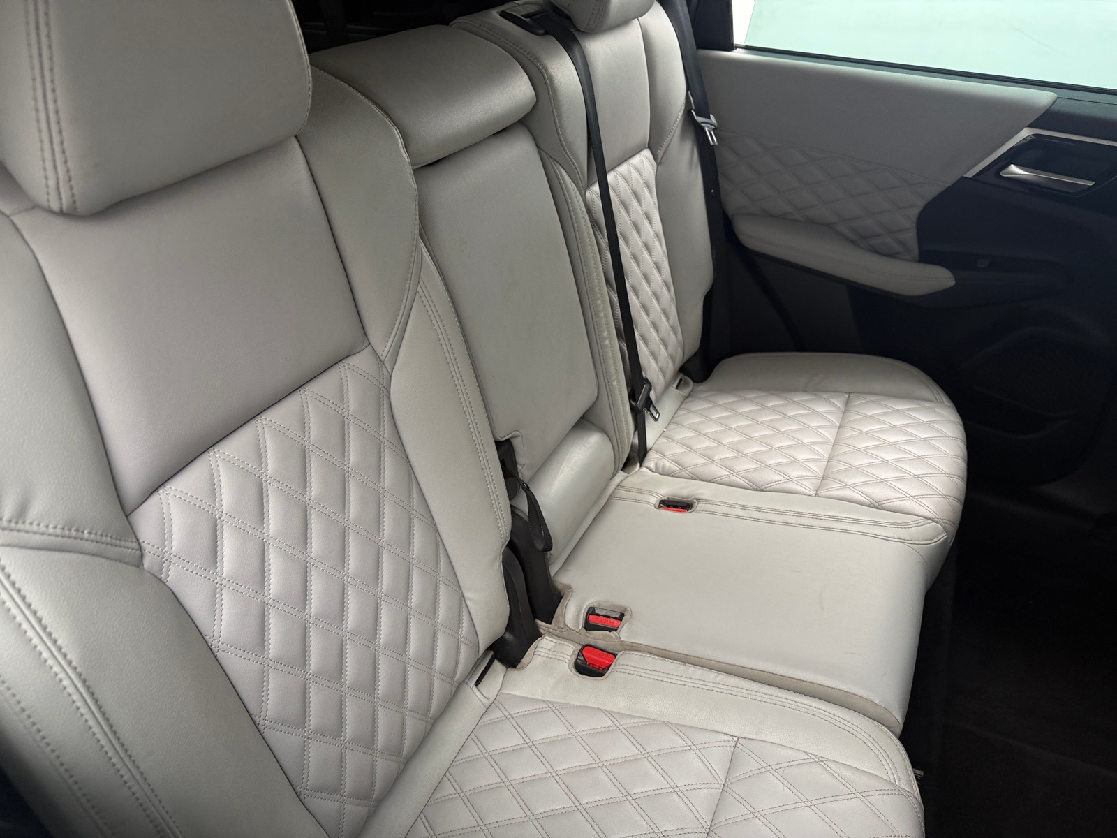 Thumbnail: 2022 Mitsubishi Outlander - 5