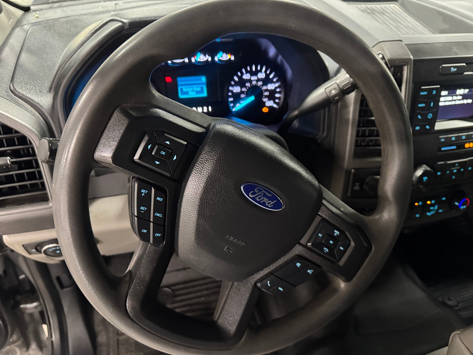 Thumbnail: 2022 Ford Econoline - 4