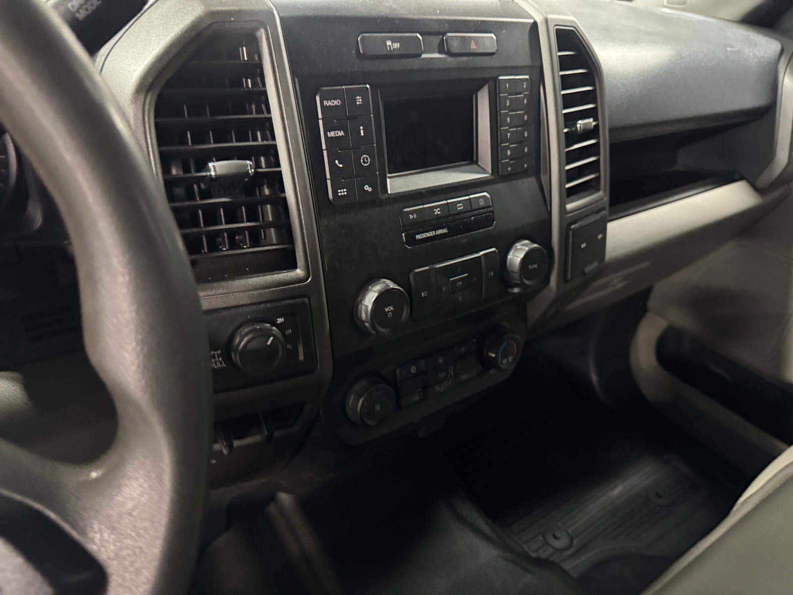 Thumbnail: 2022 Ford Econoline - 3