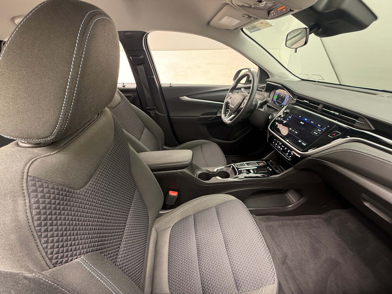 Thumbnail: 2023 Chevrolet Bolt EUV - 2