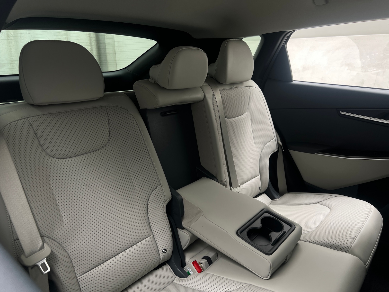 Thumbnail: 2022 Kia EV6 - 5