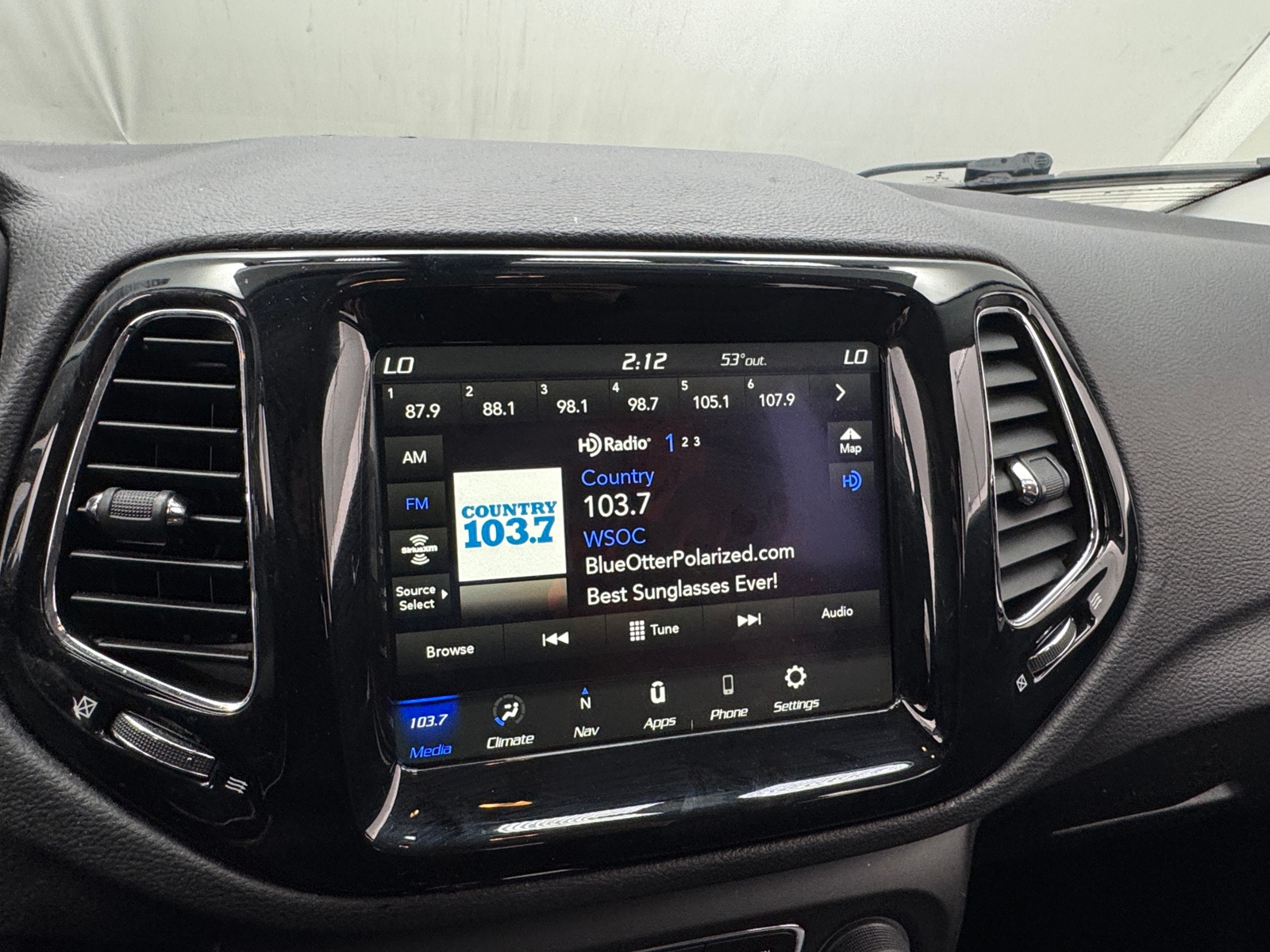 Thumbnail: 2018 Jeep Compass - 3