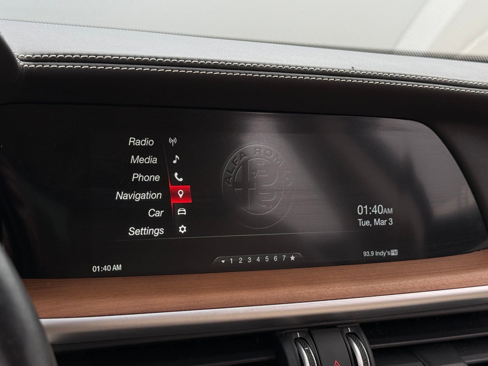 Thumbnail: 2019 Alfa Romeo Stelvio - 3