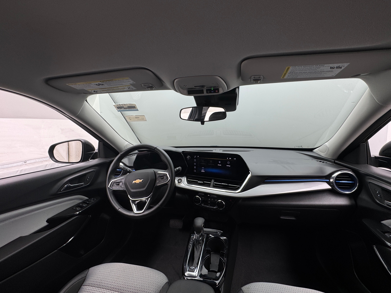 Thumbnail: 2025 Chevrolet Trax - 3