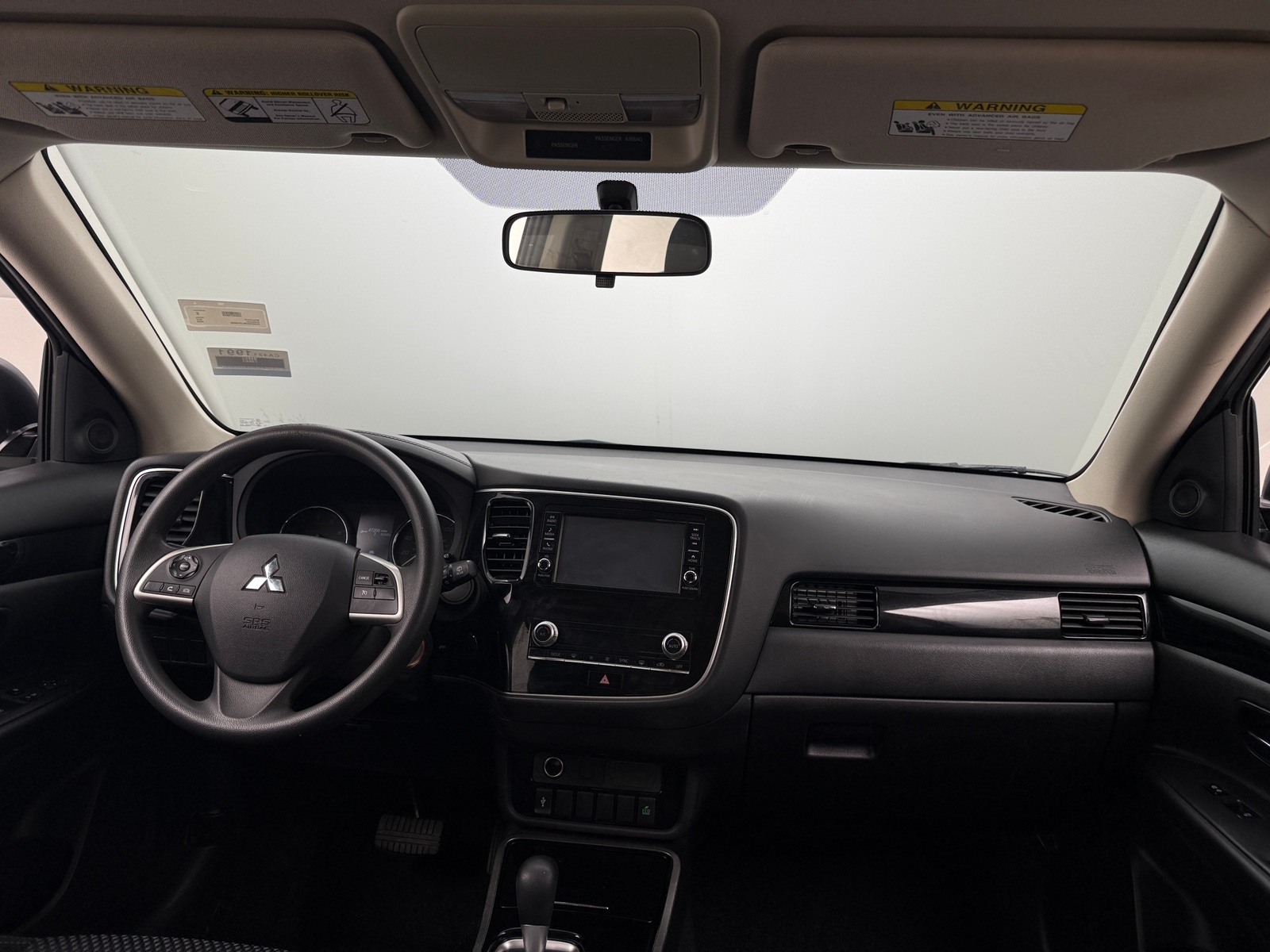 Thumbnail: 2020 Mitsubishi Outlander - 3