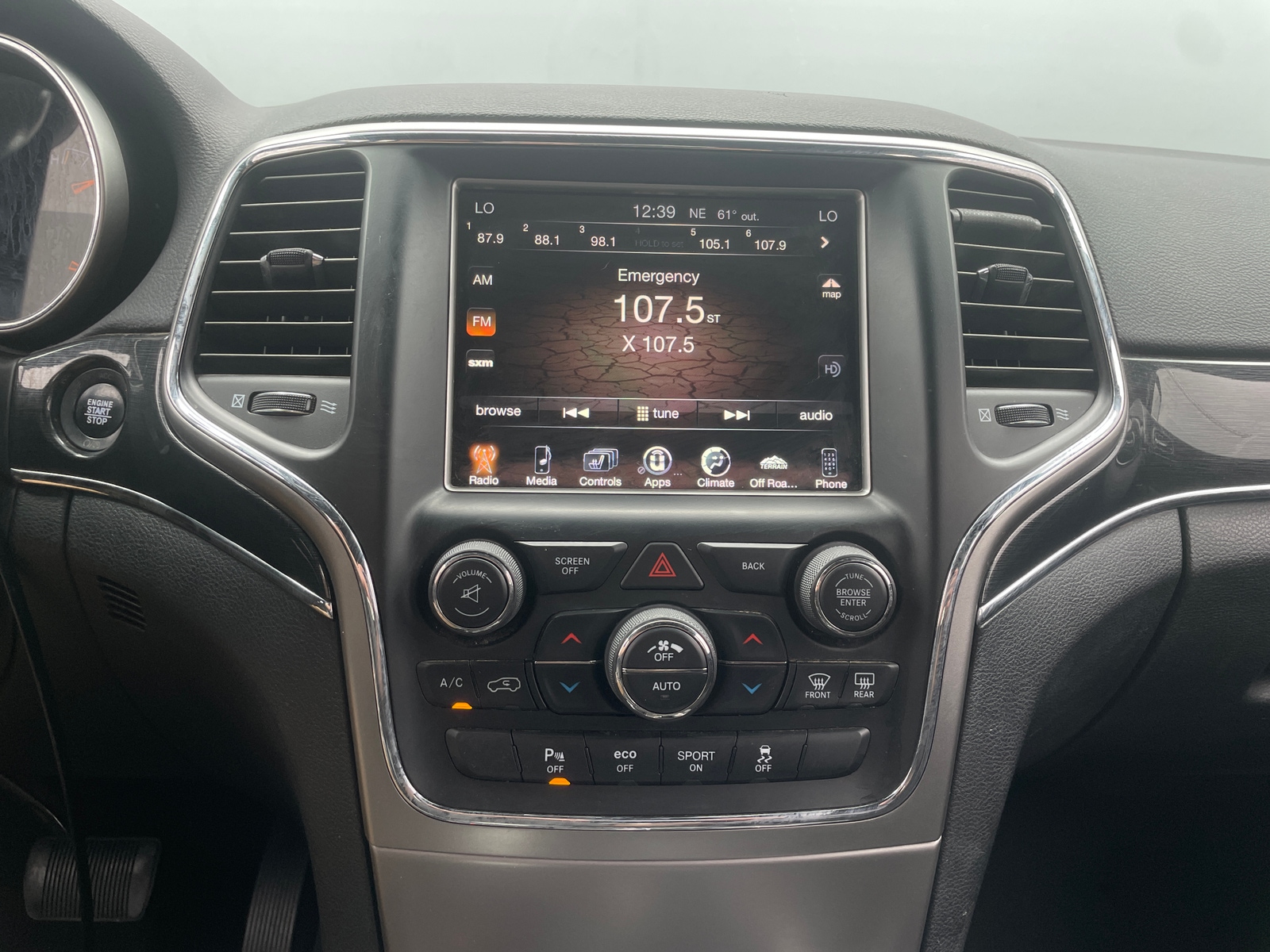 Thumbnail: 2017 Jeep Grand Cherokee - 3