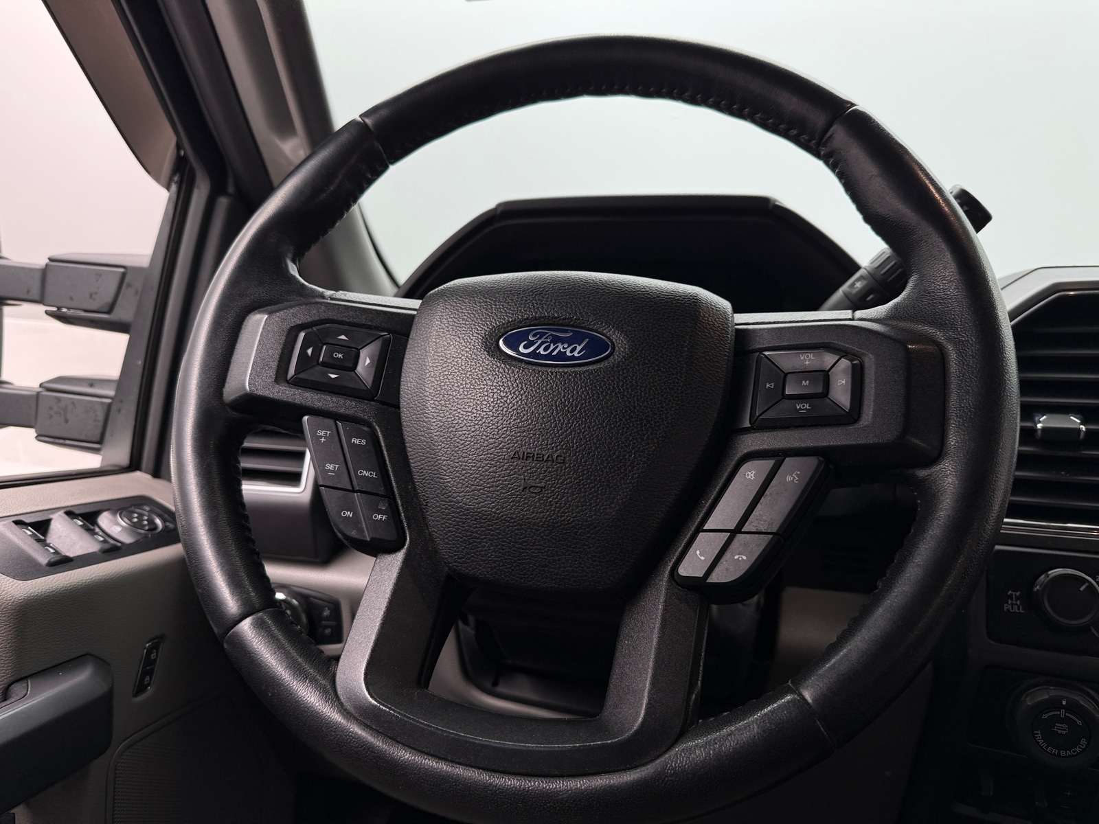 Thumbnail: 2017 Ford Econoline - 5