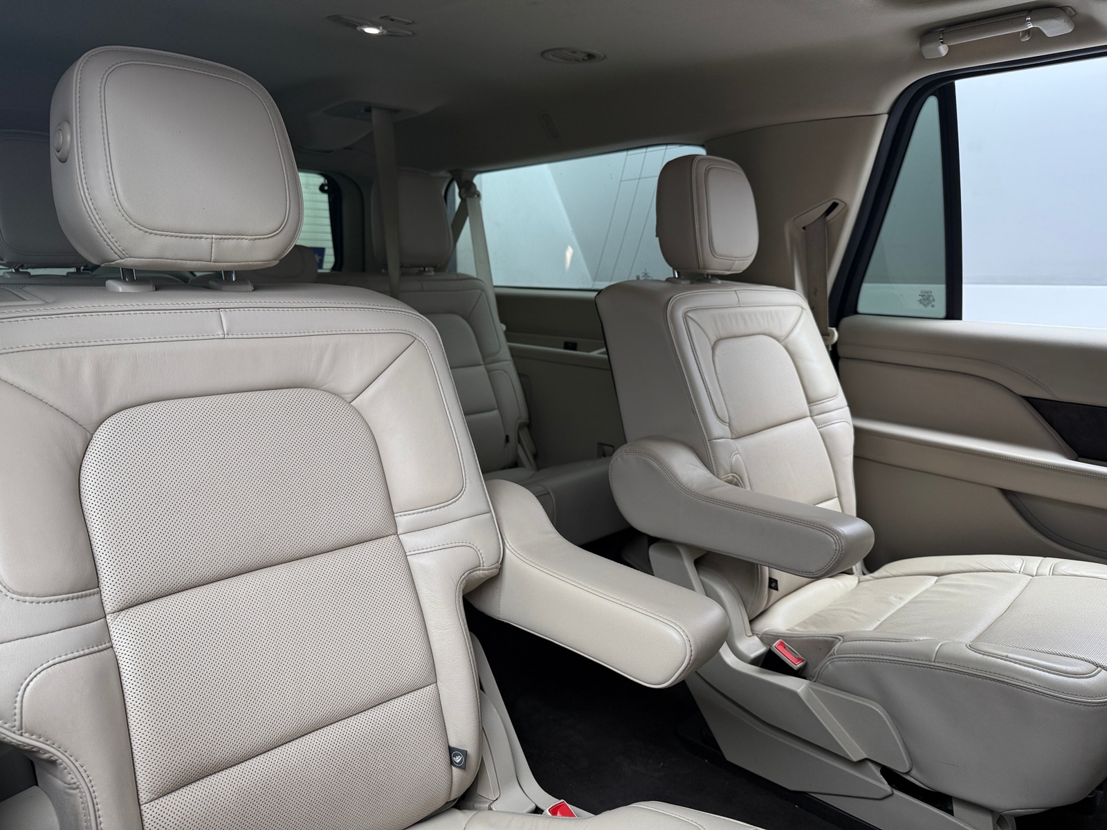 Thumbnail: 2018 Lincoln Navigator L - 5