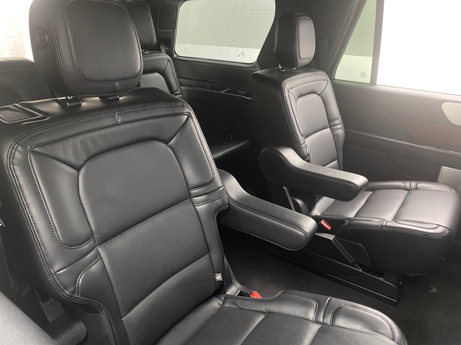 Thumbnail: 2020 Lincoln Navigator - 5