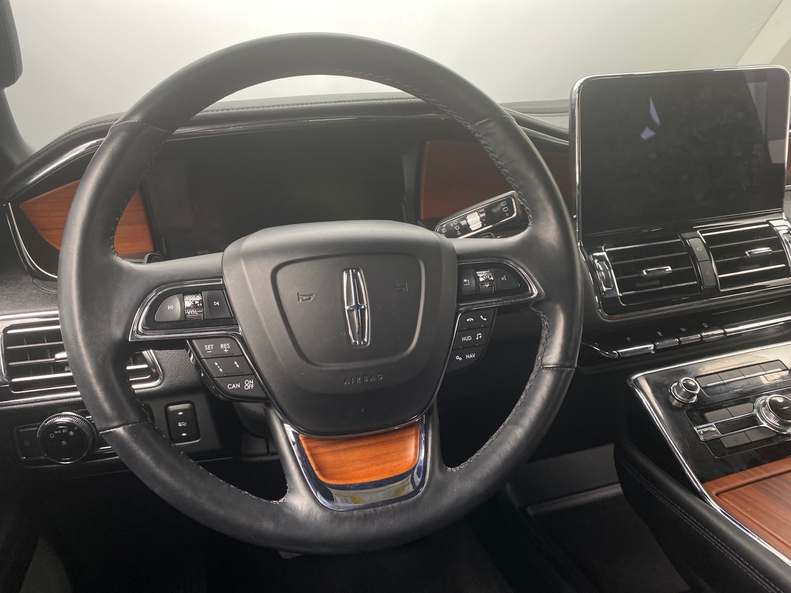 Thumbnail: 2020 Lincoln Navigator - 4