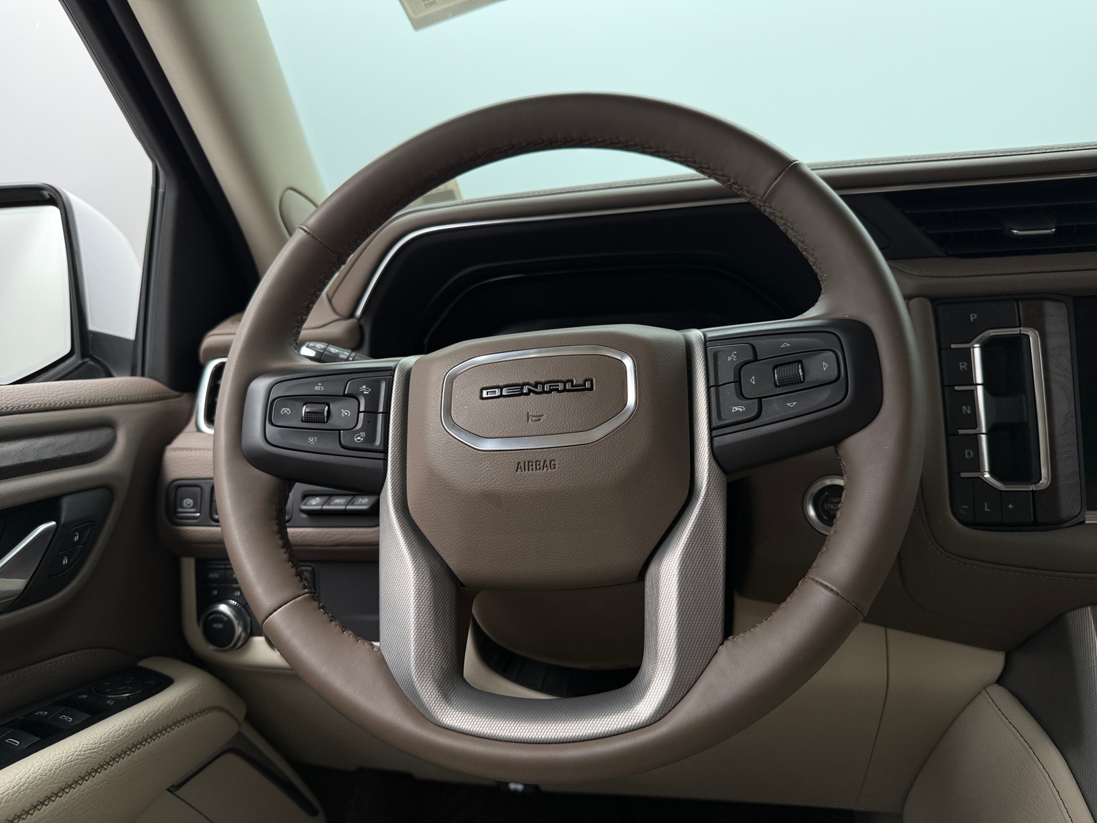 Thumbnail: 2023 GMC Yukon - 4