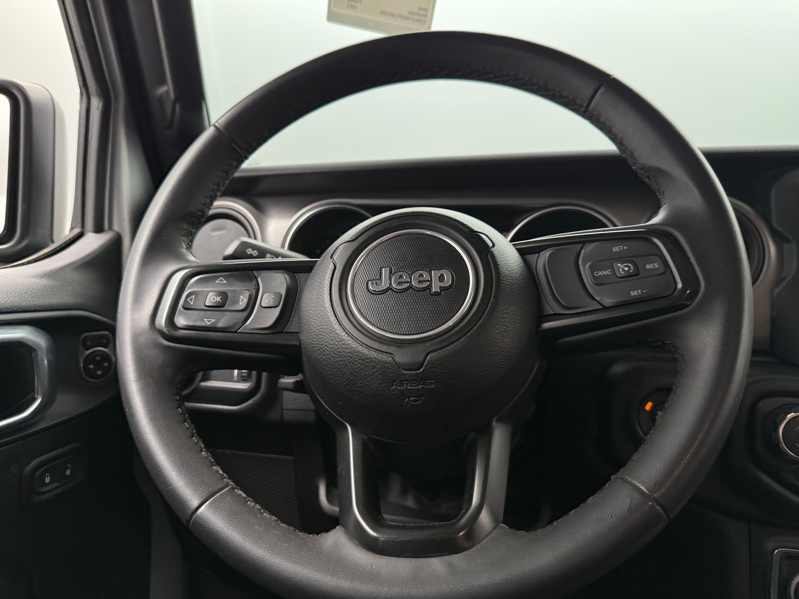 Thumbnail: 2023 Jeep Gladiator - 5