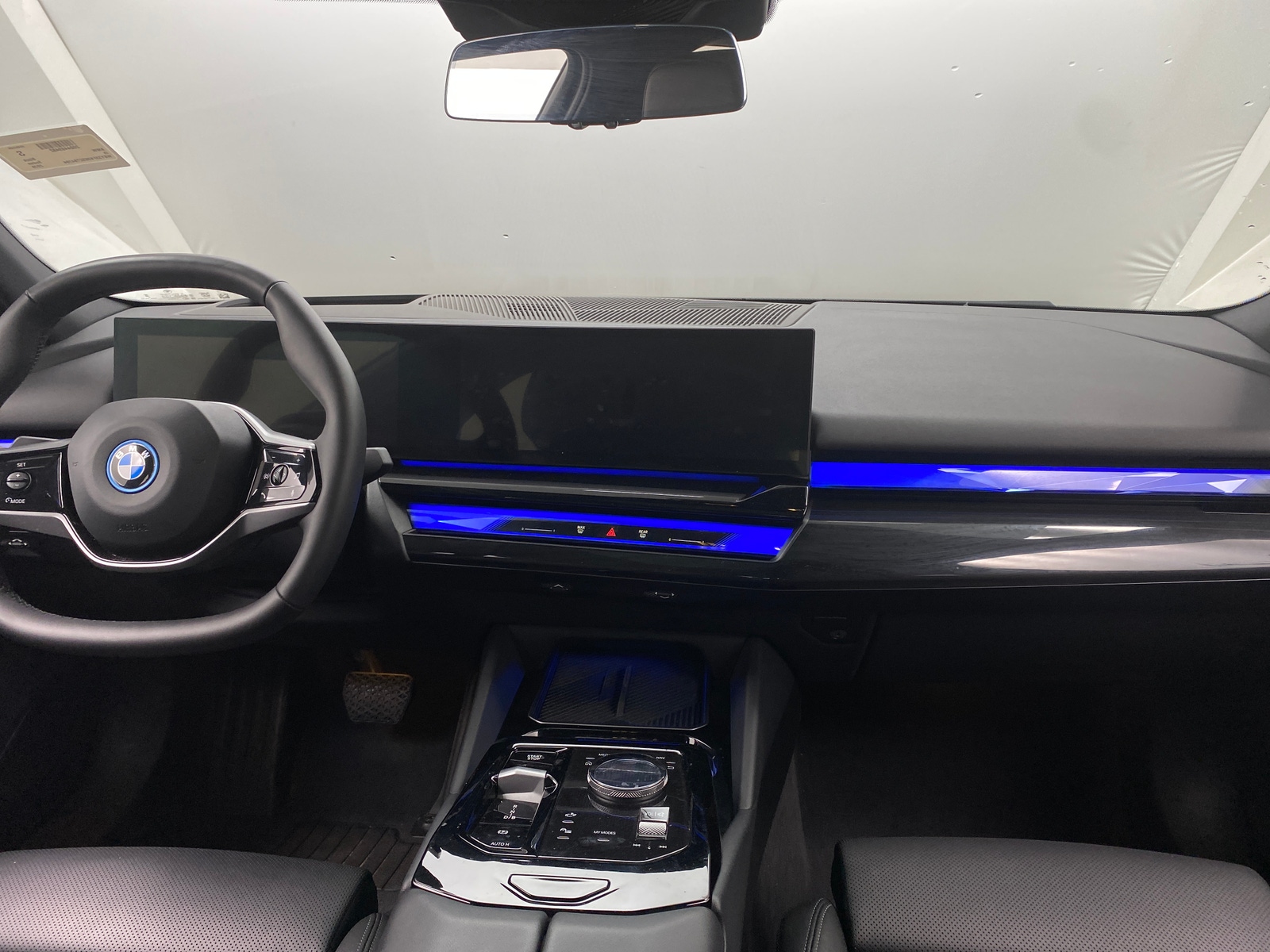 Thumbnail: 2025 BMW i5 - 2