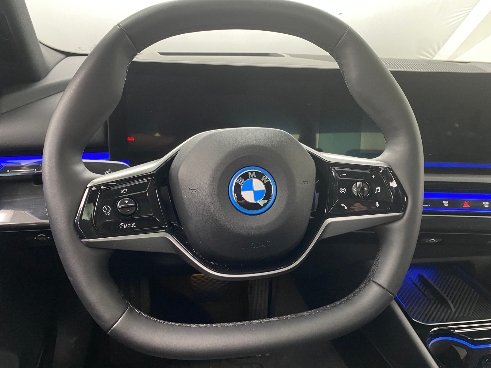Thumbnail: 2025 BMW i5 - 4