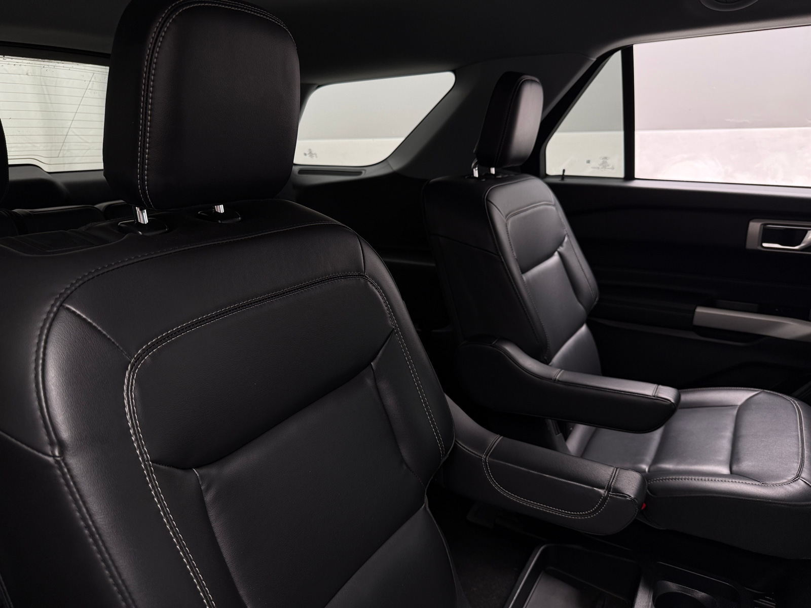 Thumbnail: 2021 Ford Explorer - 5