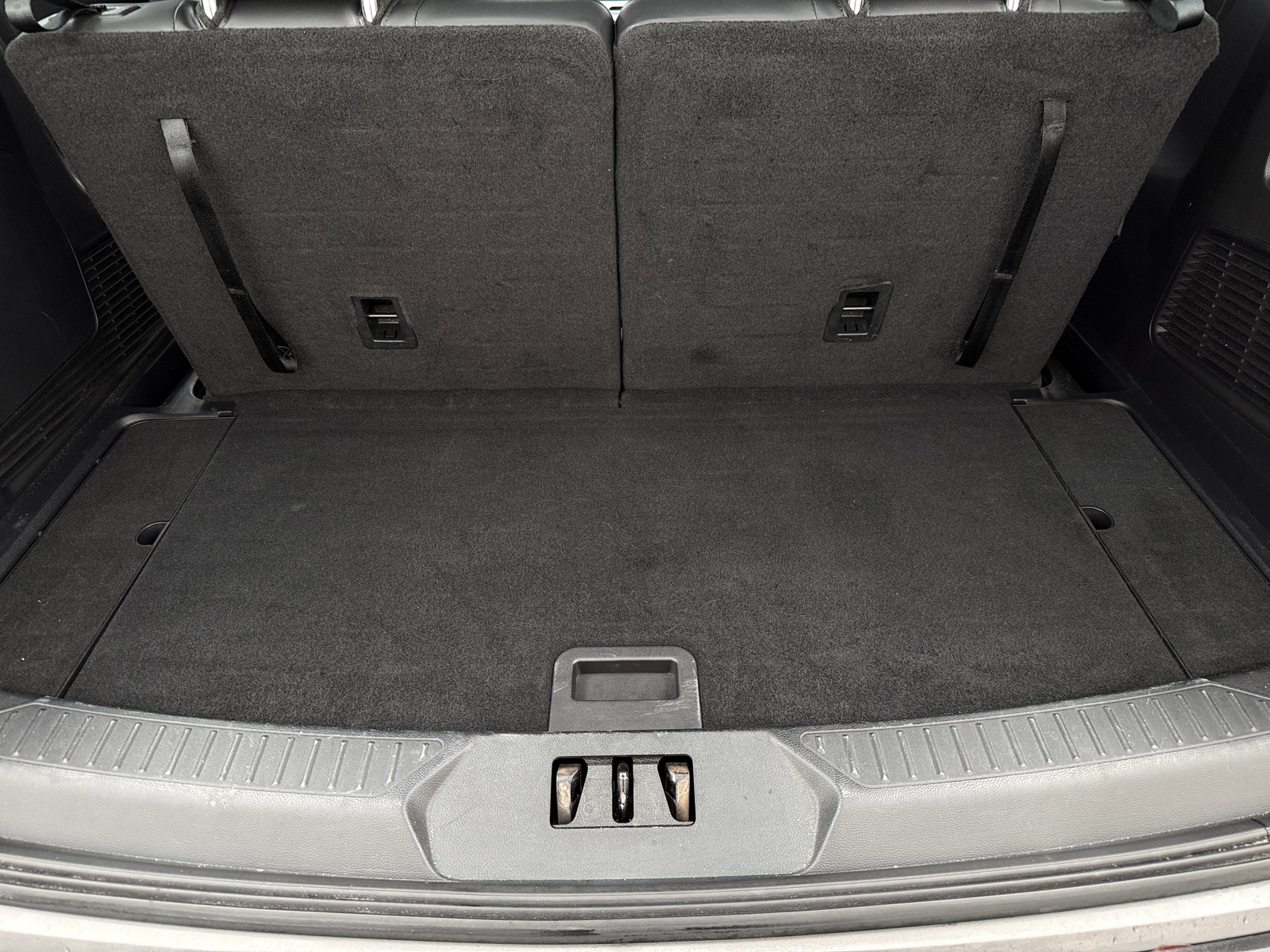 Thumbnail: 2021 Ford Explorer - 6