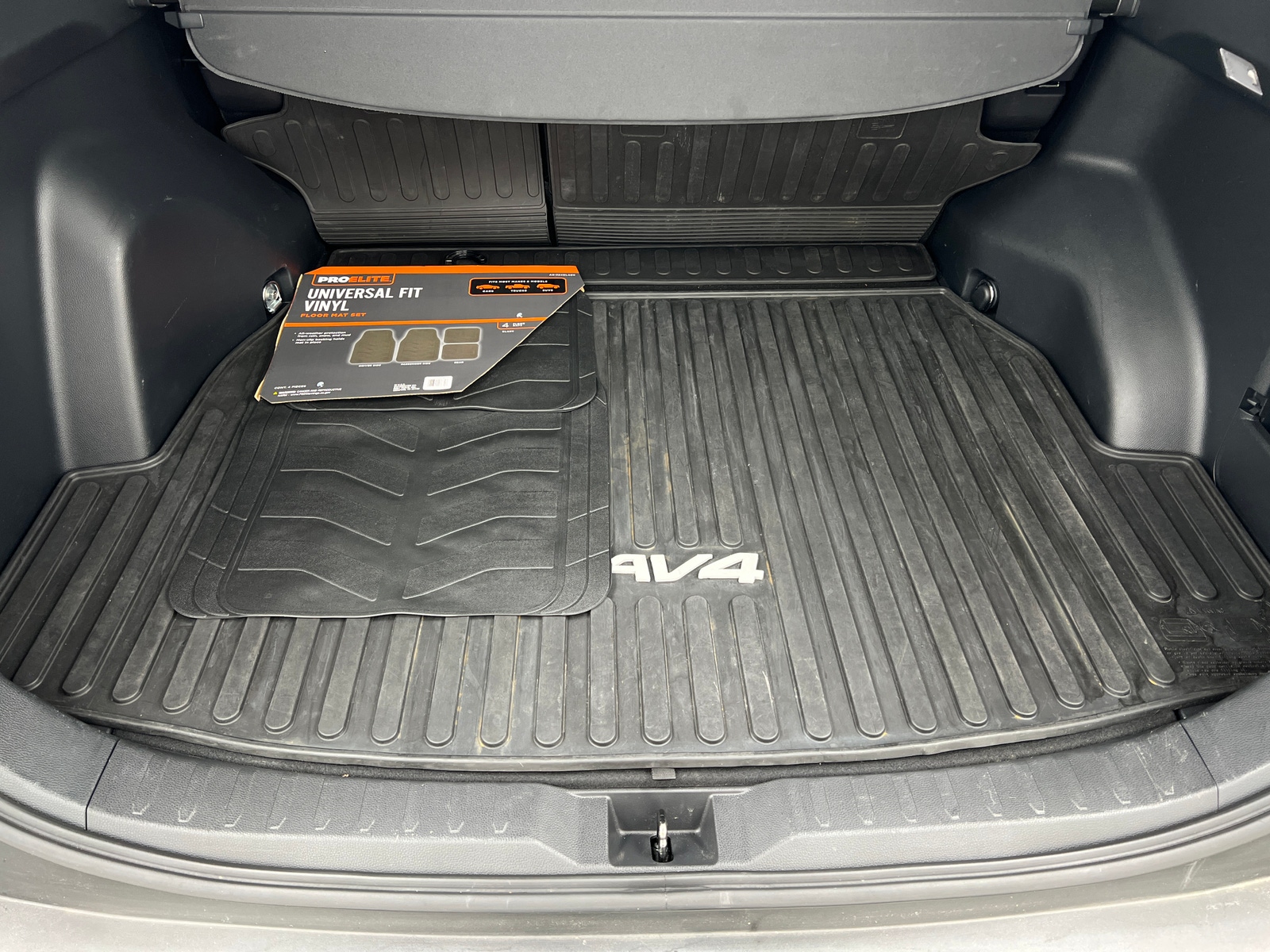 Thumbnail: 2019 Toyota RAV4 - 7