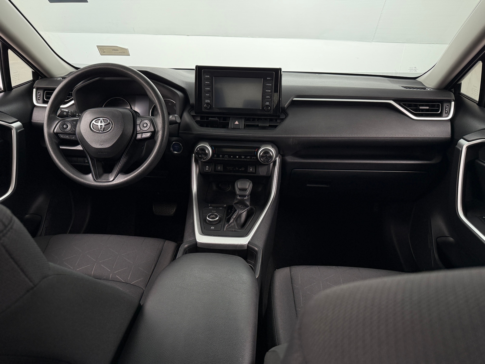 Thumbnail: 2019 Toyota RAV4 - 3