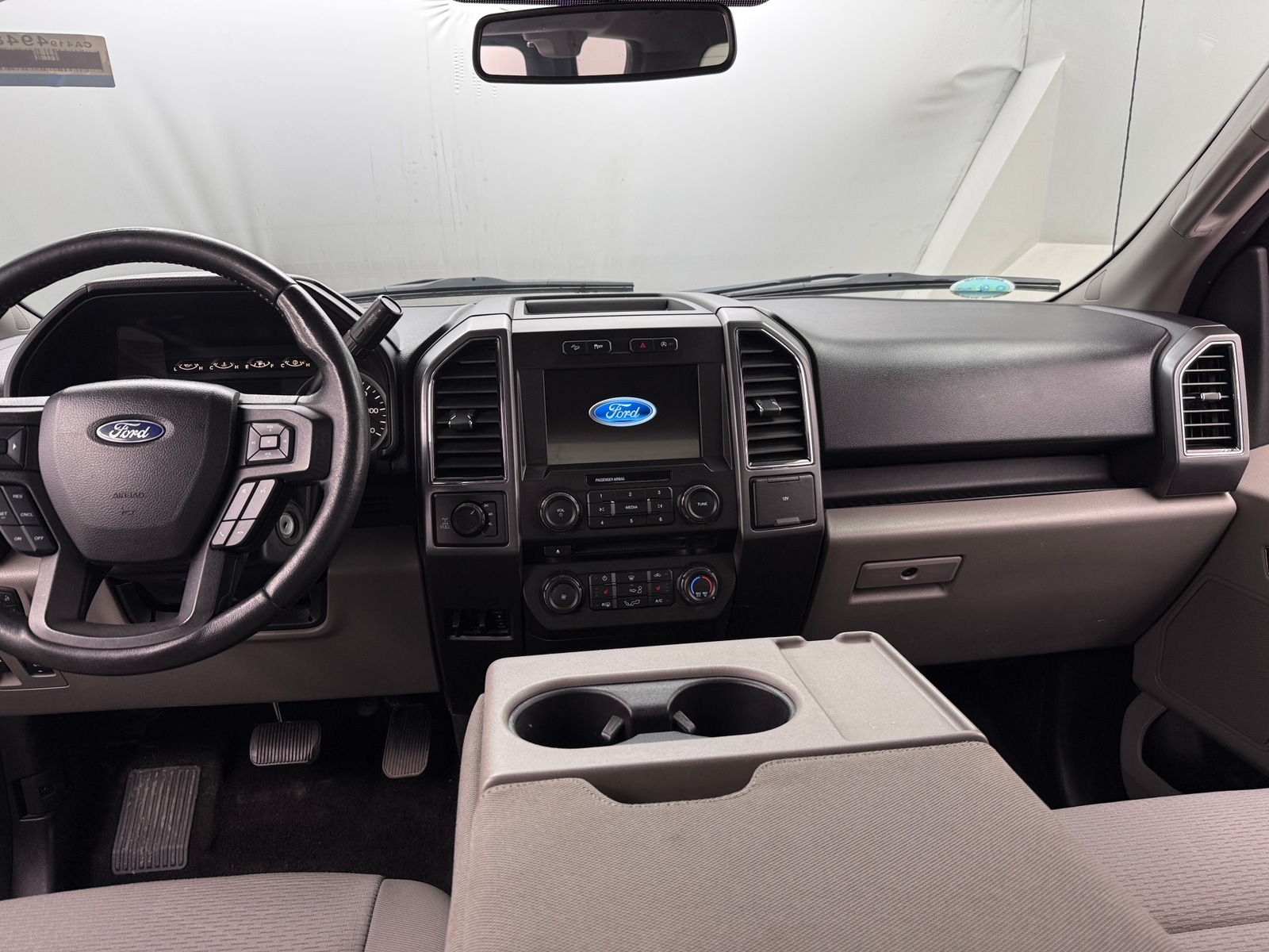 Thumbnail: 2018 Ford Econoline - 3