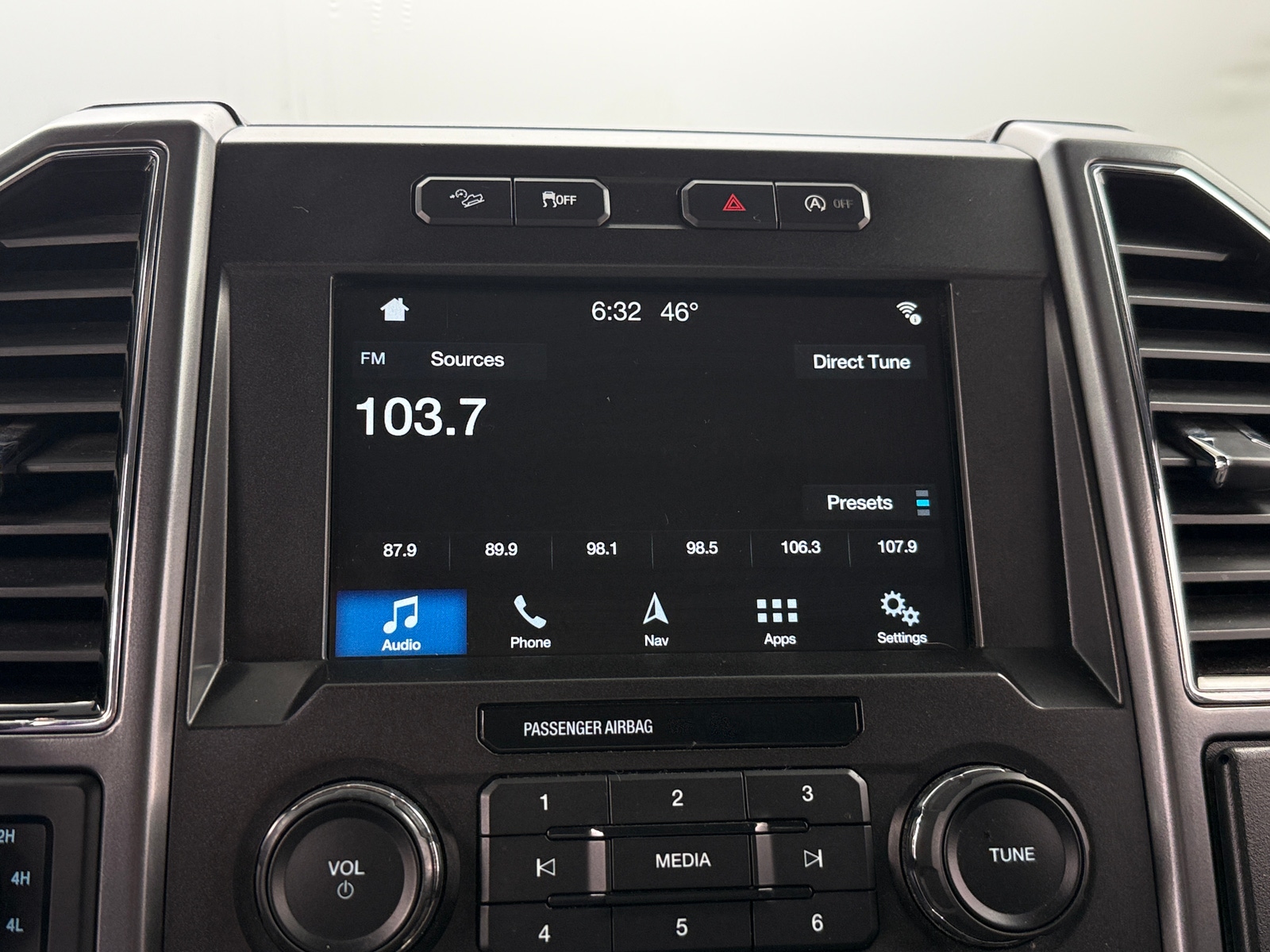 Thumbnail: 2018 Ford Econoline - 4