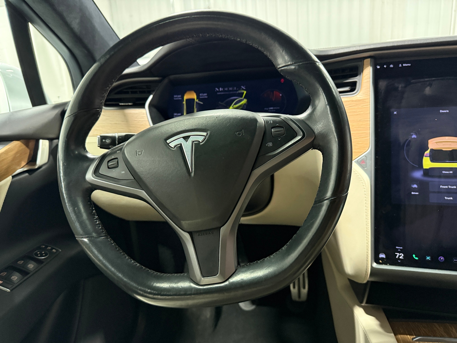 Thumbnail: 2020 Tesla Model X - 4
