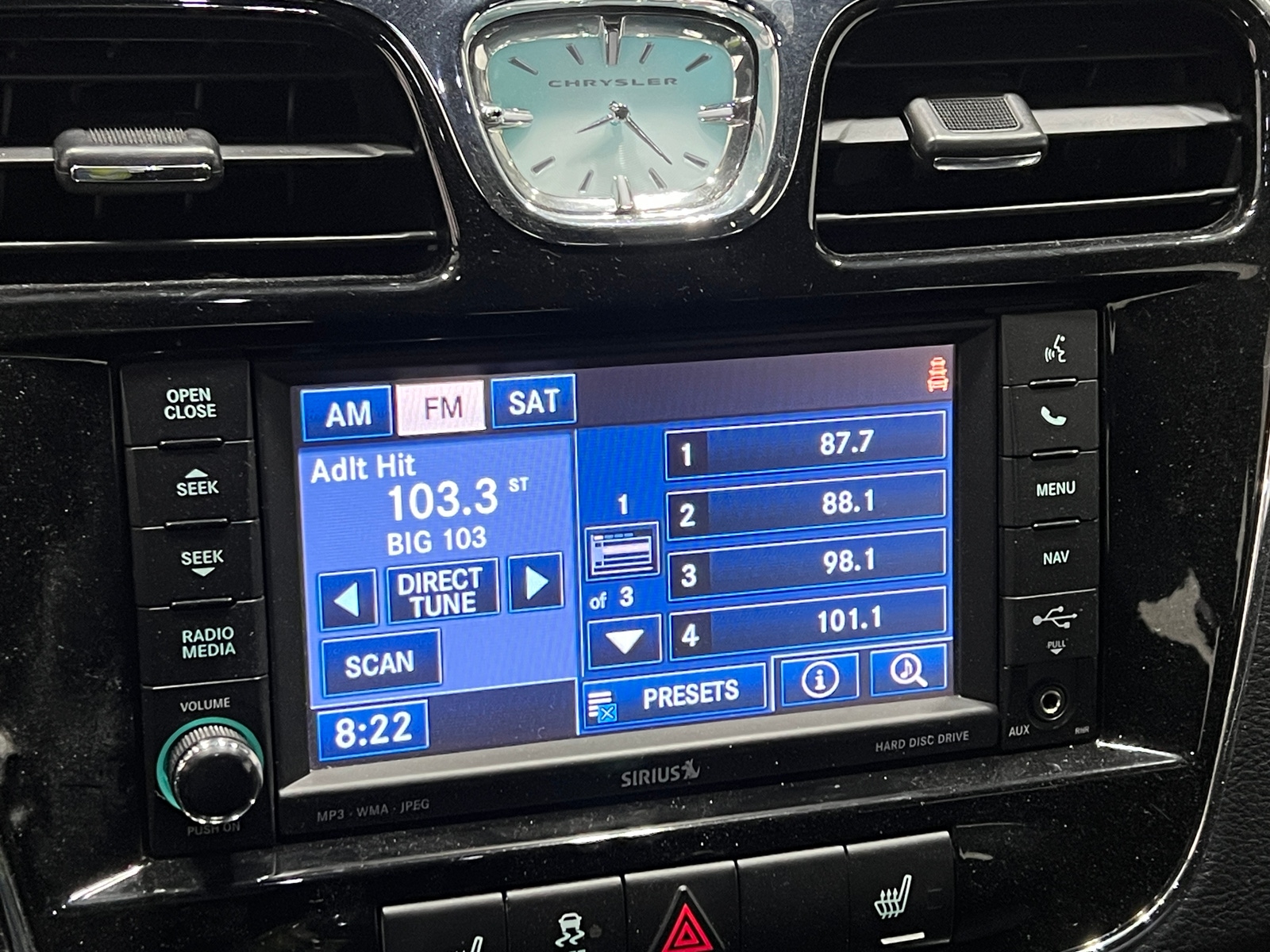 Thumbnail: 2012 Chrysler 200 - 4