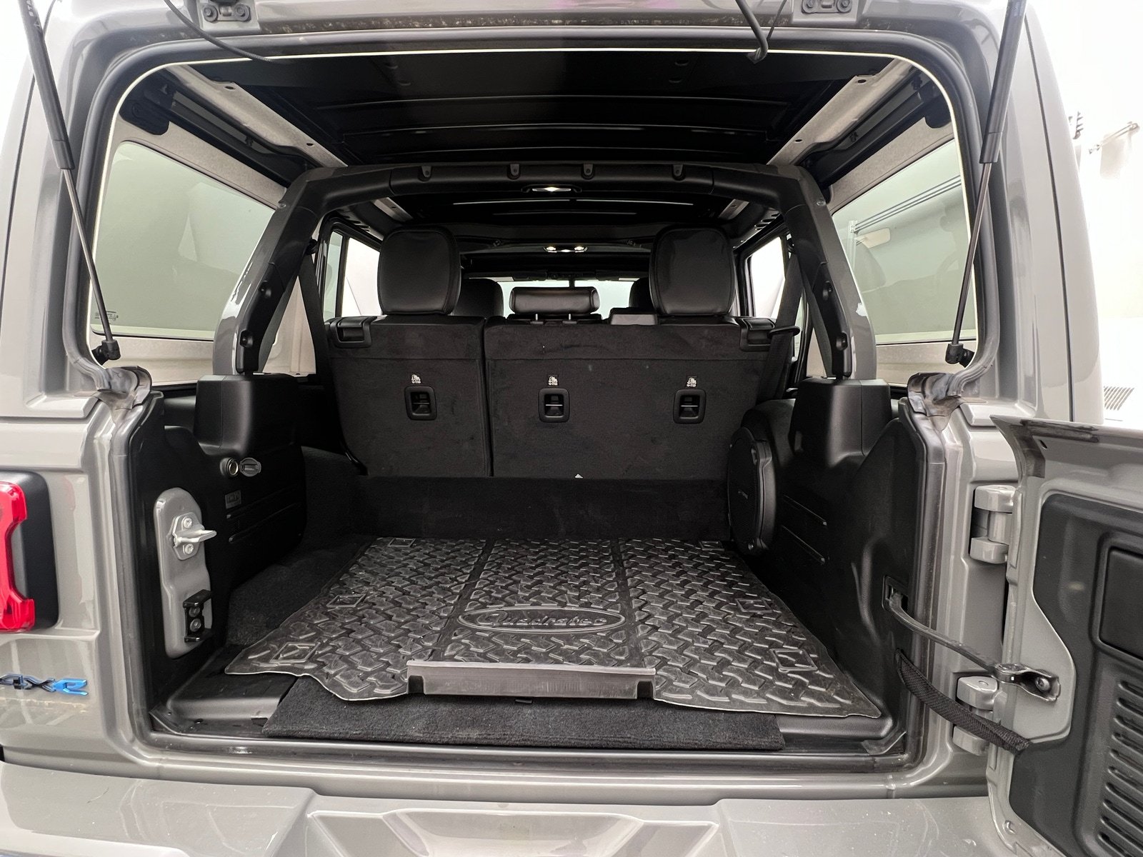 Thumbnail: 2022 Jeep Wrangler - 6