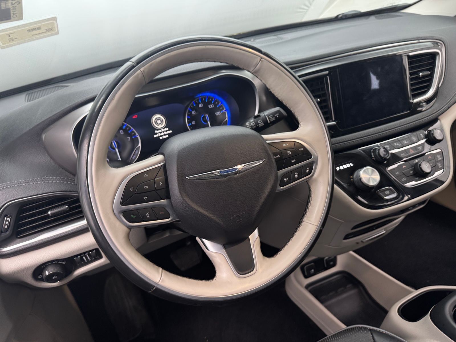 Thumbnail: 2019 Chrysler Pacifica - 4